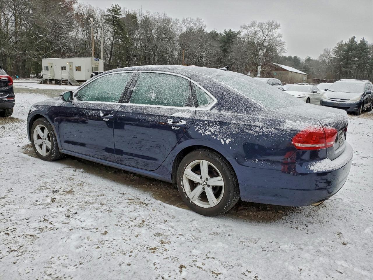 2012 VOLKSWAGEN Passat