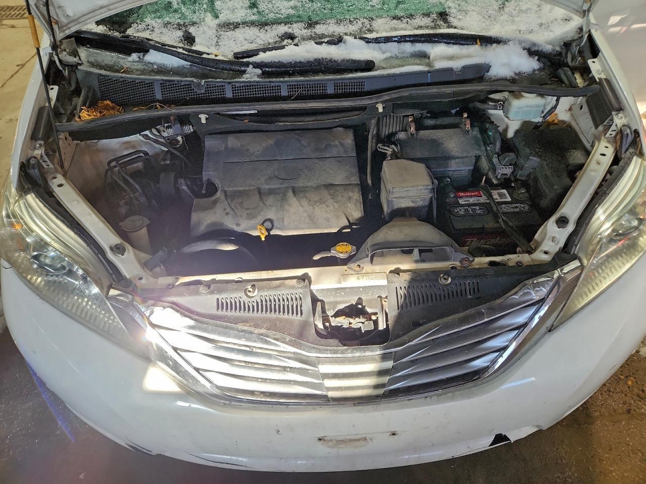 2012 TOYOTA SIENNA