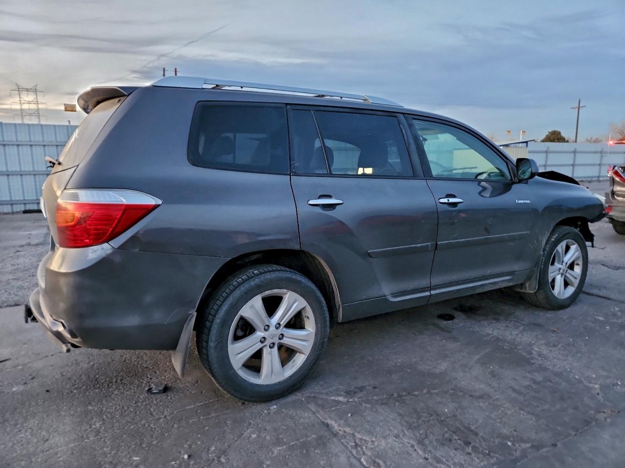 2010 TOYOTA HIGHLANDER