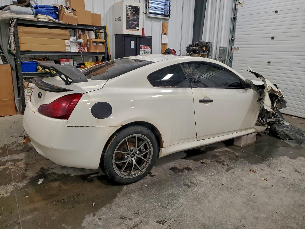 2011 INFINITI G37