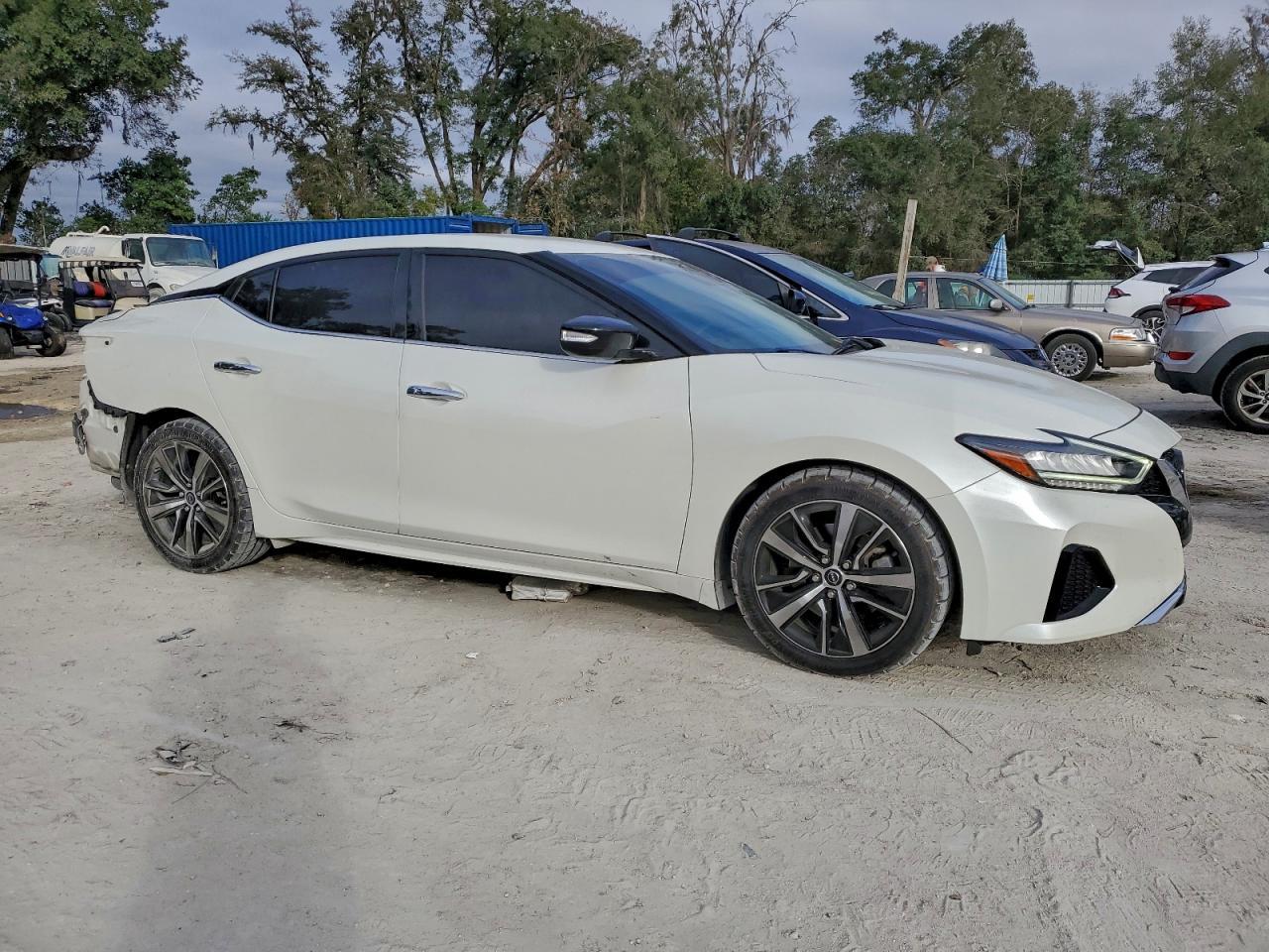 2023 NISSAN Maxima