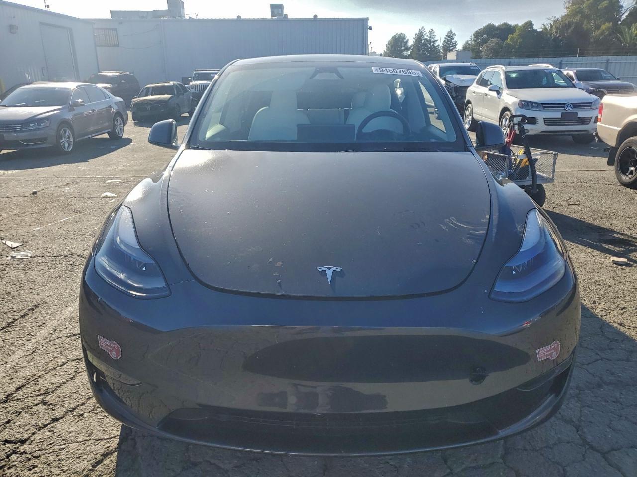 2024 TESLA MODEL Y