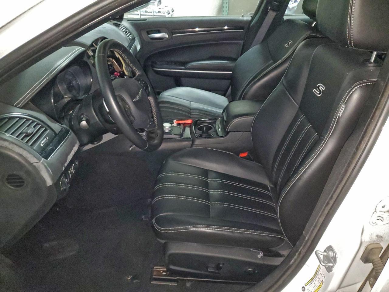 2019 CHRYSLER 300