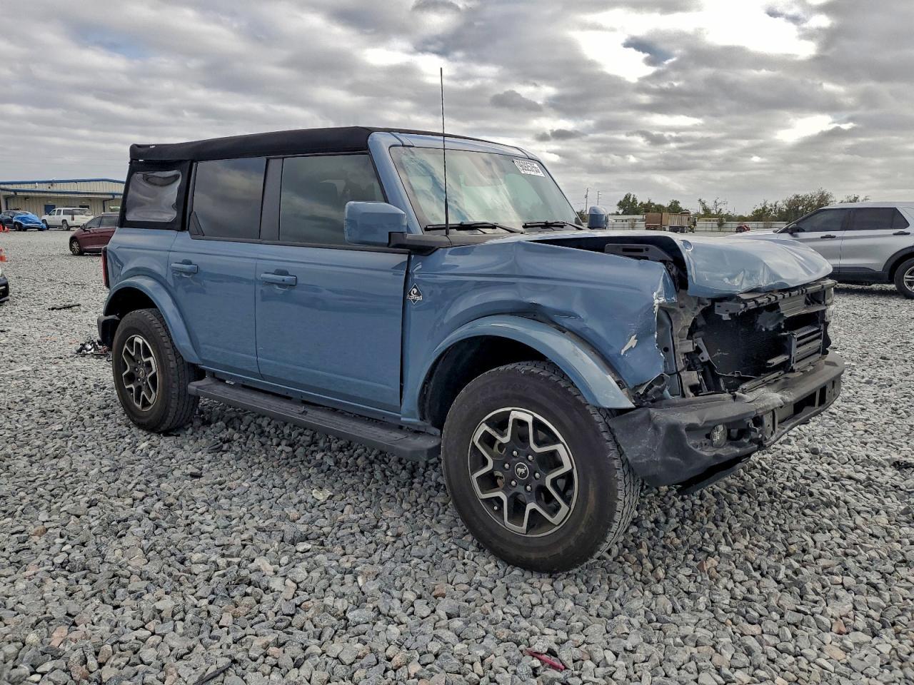 2024 FORD Bronco