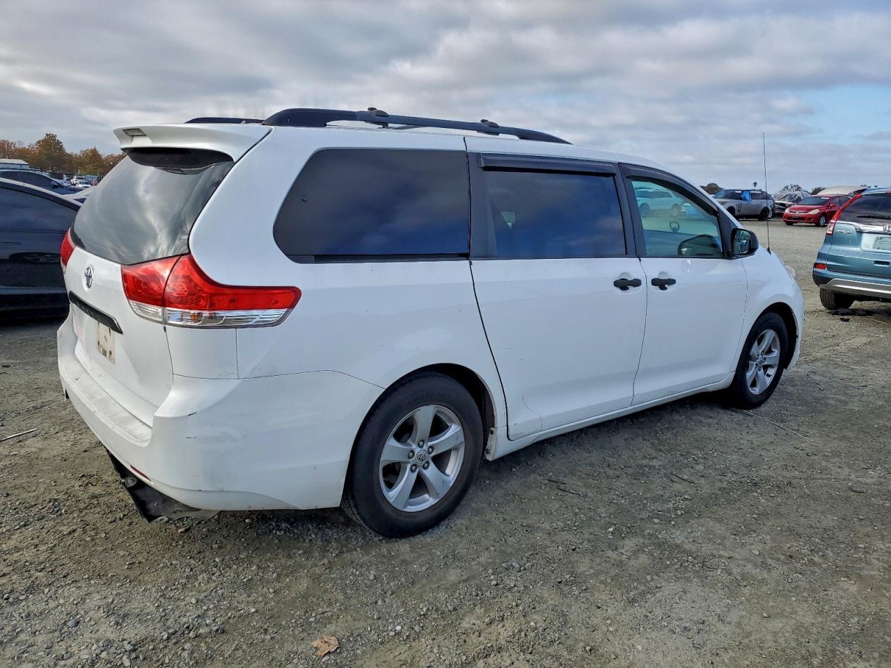 2012 TOYOTA SIENNA