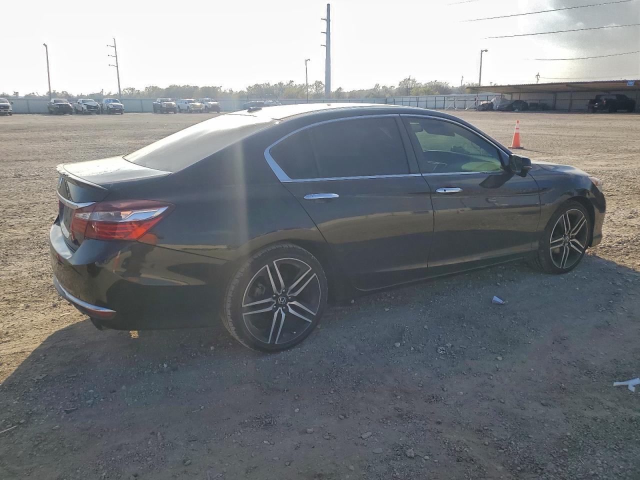 2017 HONDA ACCORD