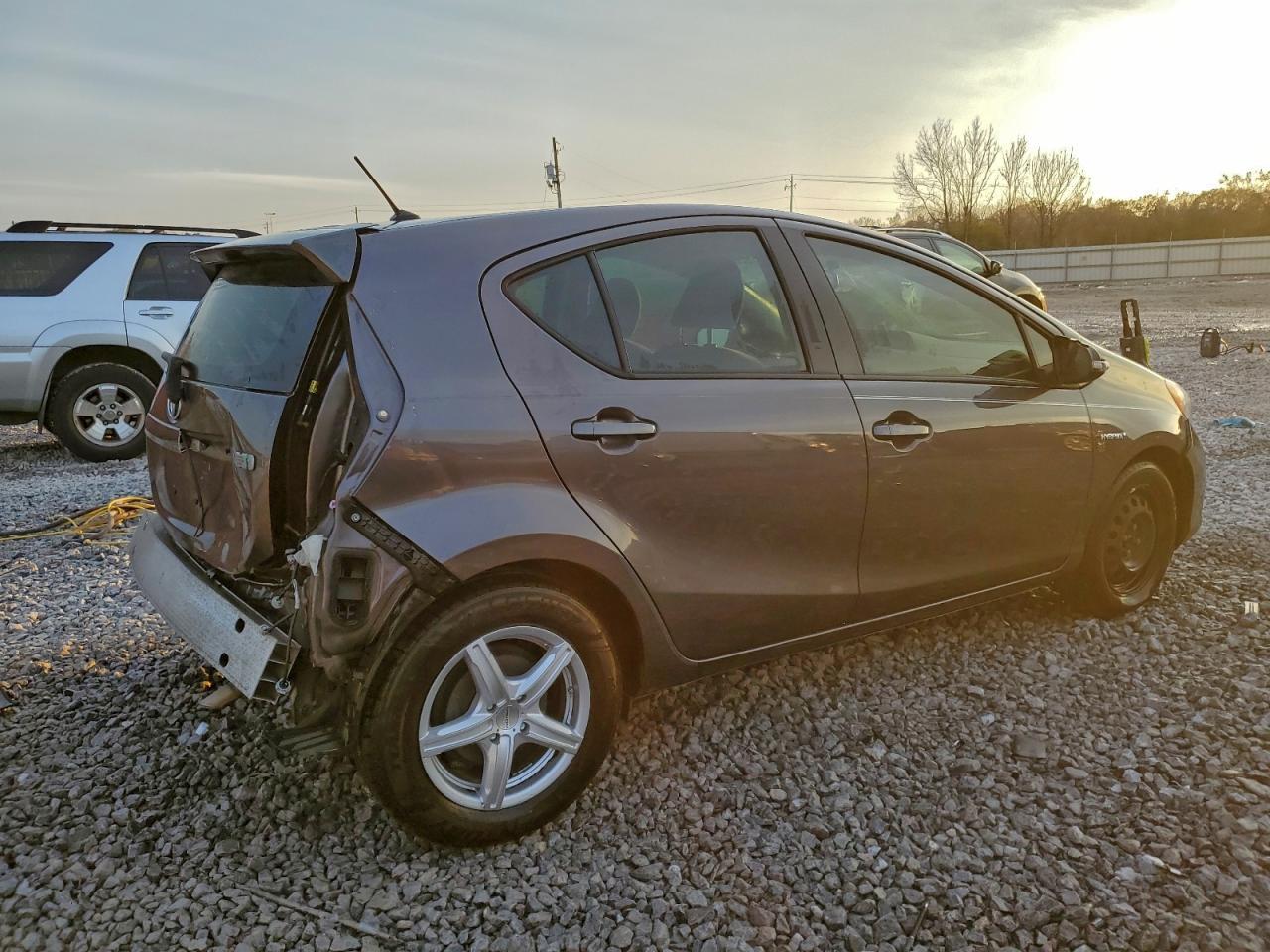 2013 TOYOTA Prius c
