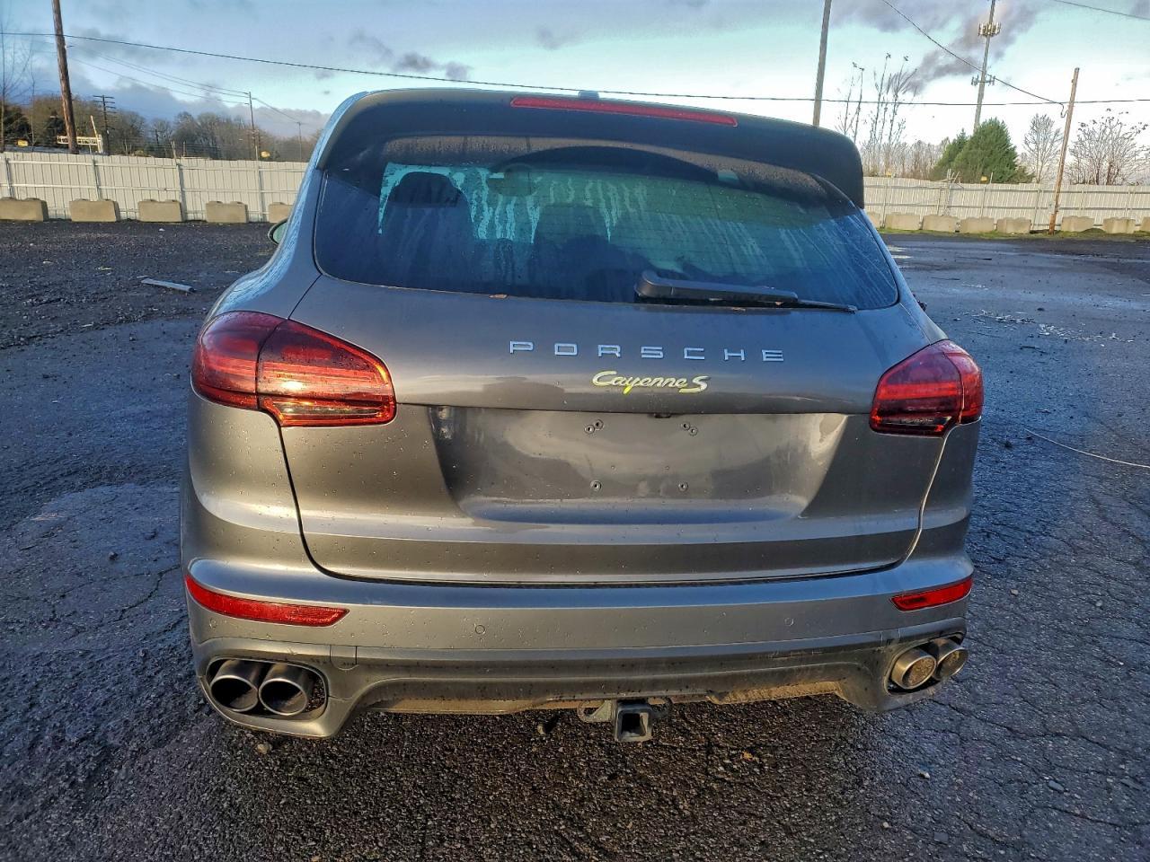 2016 PORSCHE CAYENNE