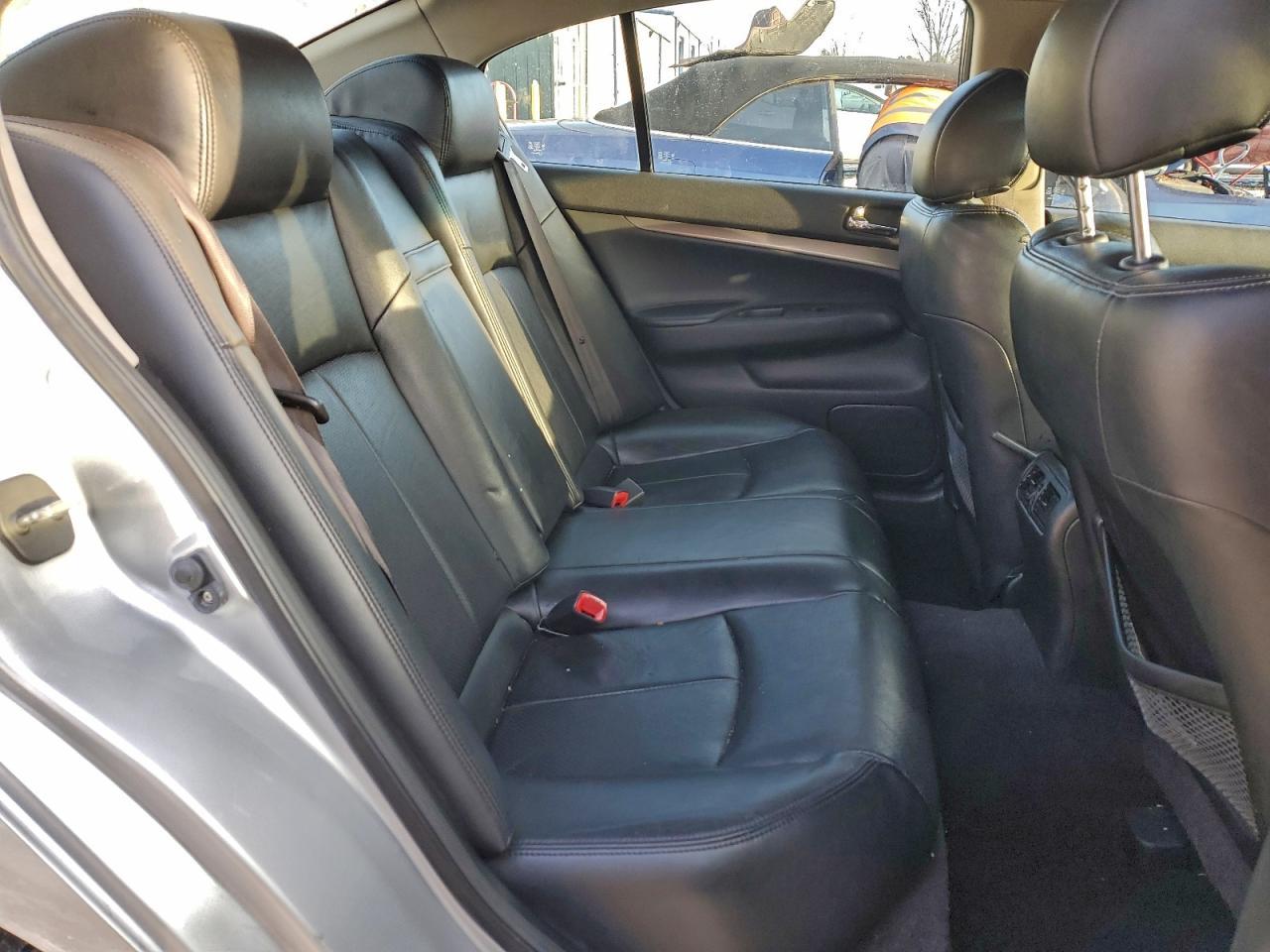 2013 INFINITI G37