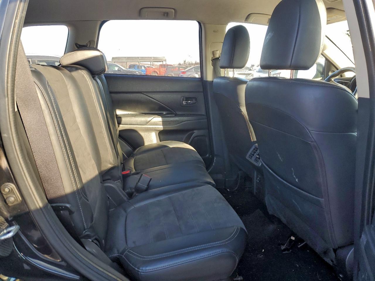 2019 MITSUBISHI outlander