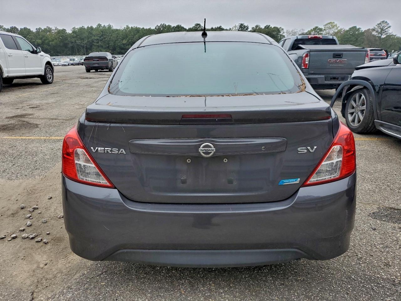 2015 NISSAN VERSA