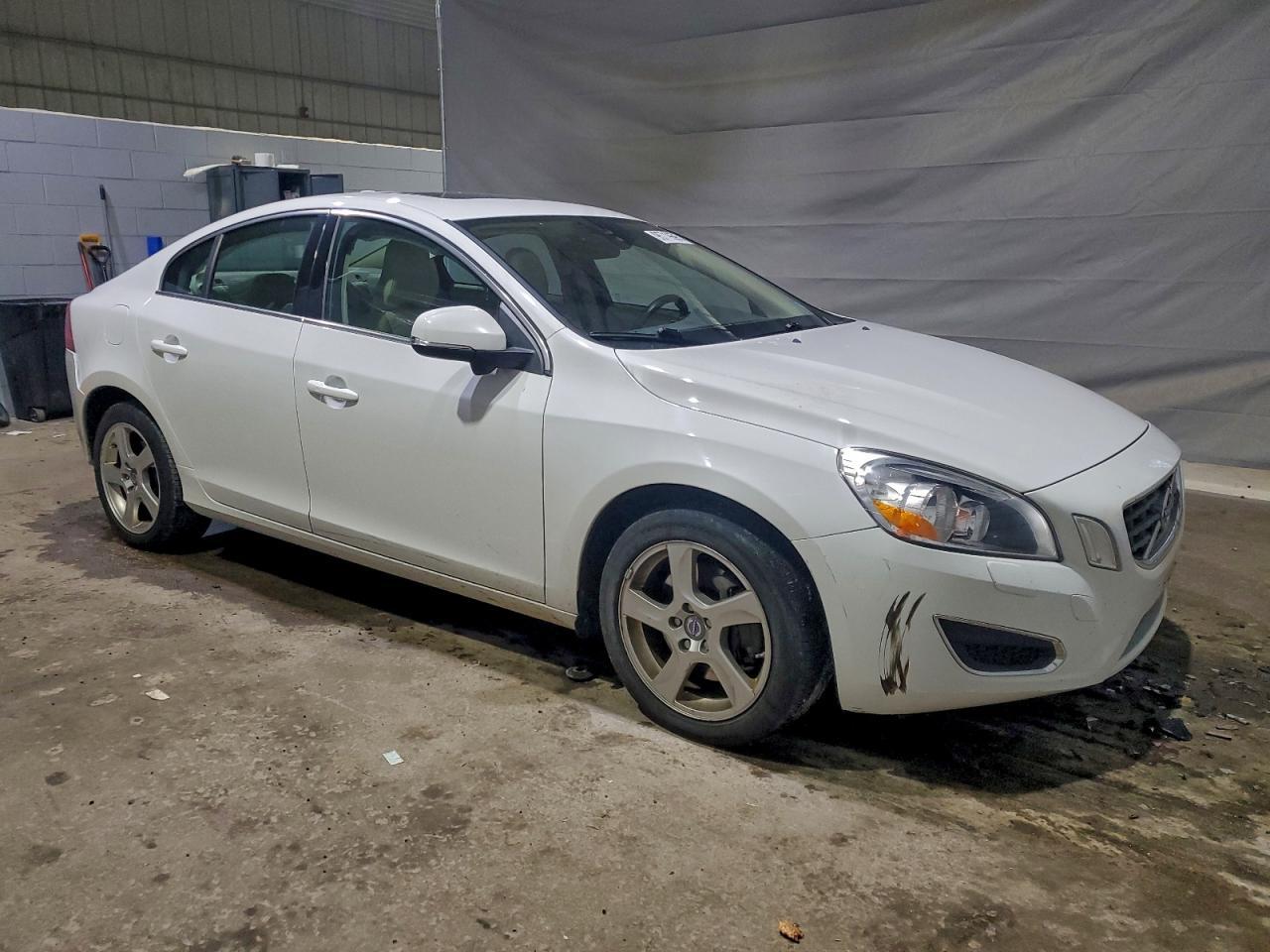 2013 VOLVO S60