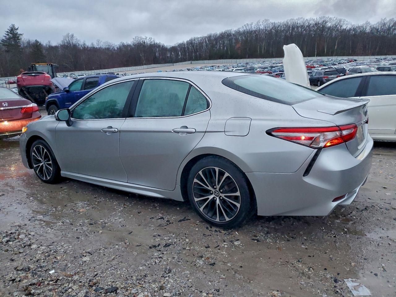2018 TOYOTA CAMRY