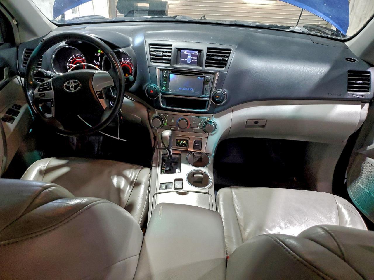 2013 TOYOTA HIGHLANDER