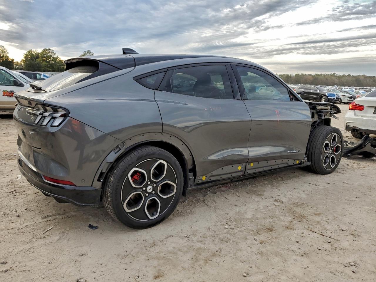 2023 FORD Mustang Mach-E
