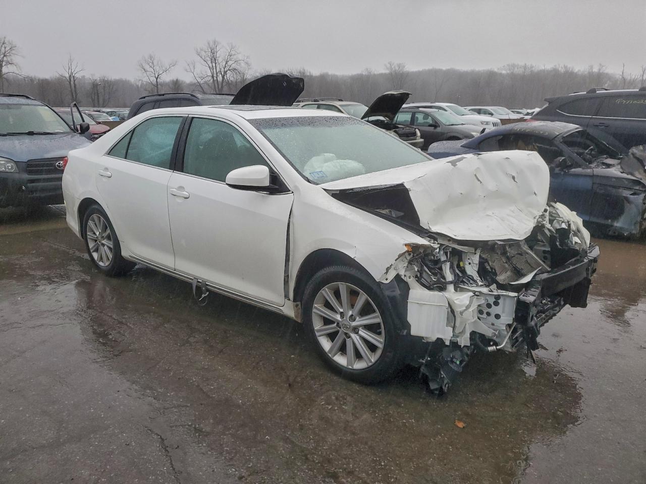 2014 TOYOTA CAMRY