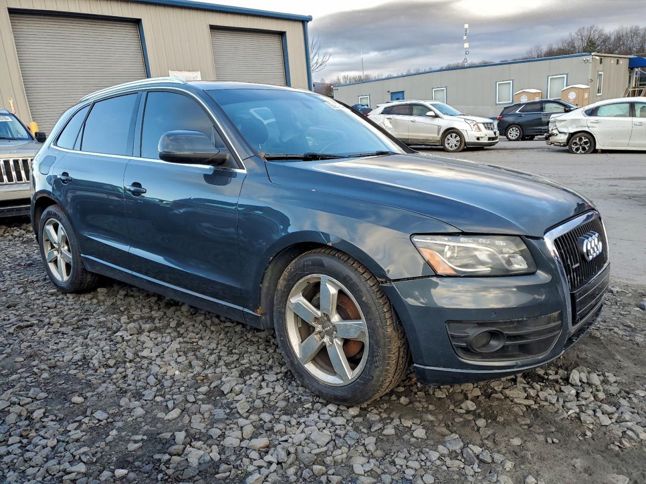 2010 AUDI Q5
