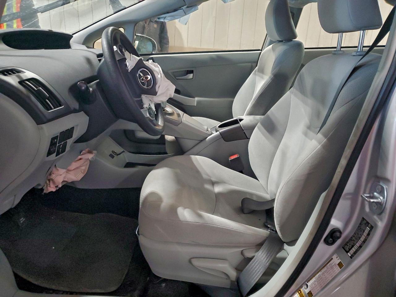 2015 TOYOTA PRIUS