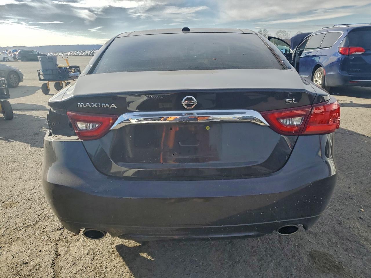 2016 NISSAN Maxima