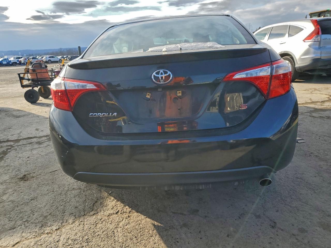 2015 TOYOTA COROLLA