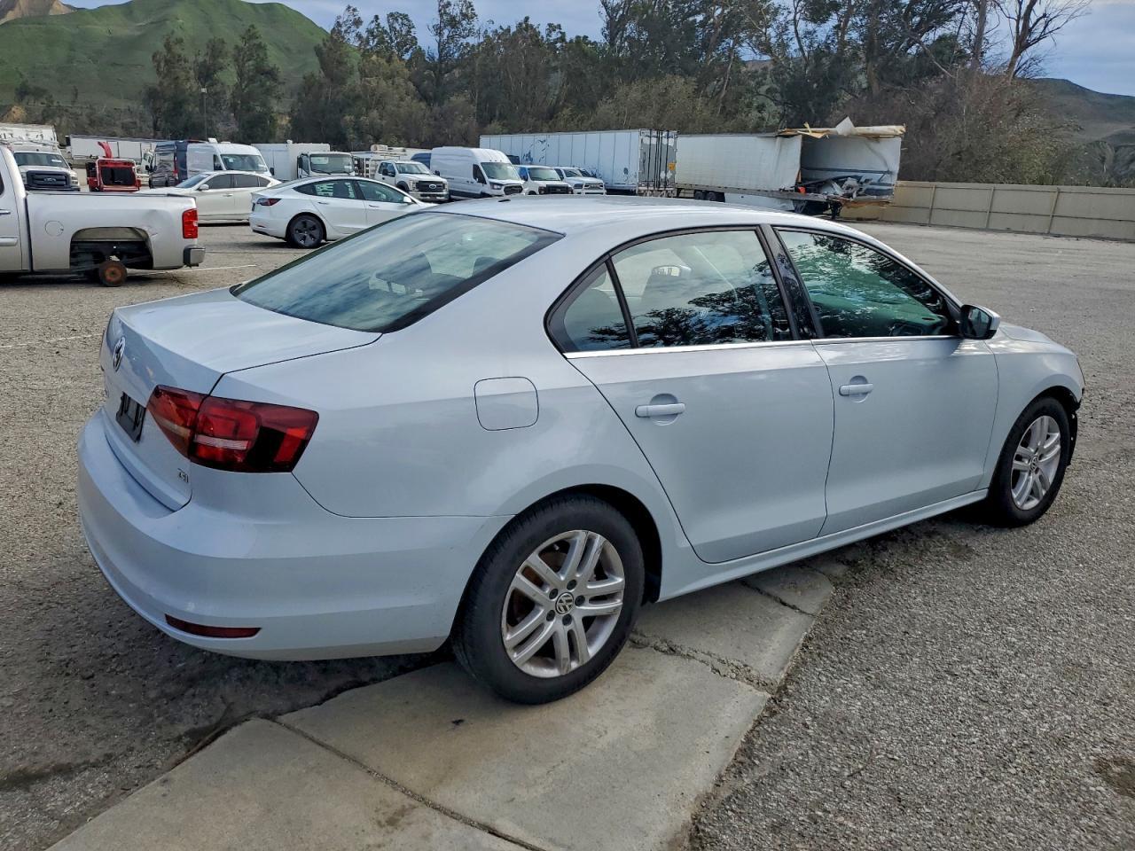 2017 VOLKSWAGEN JETTA