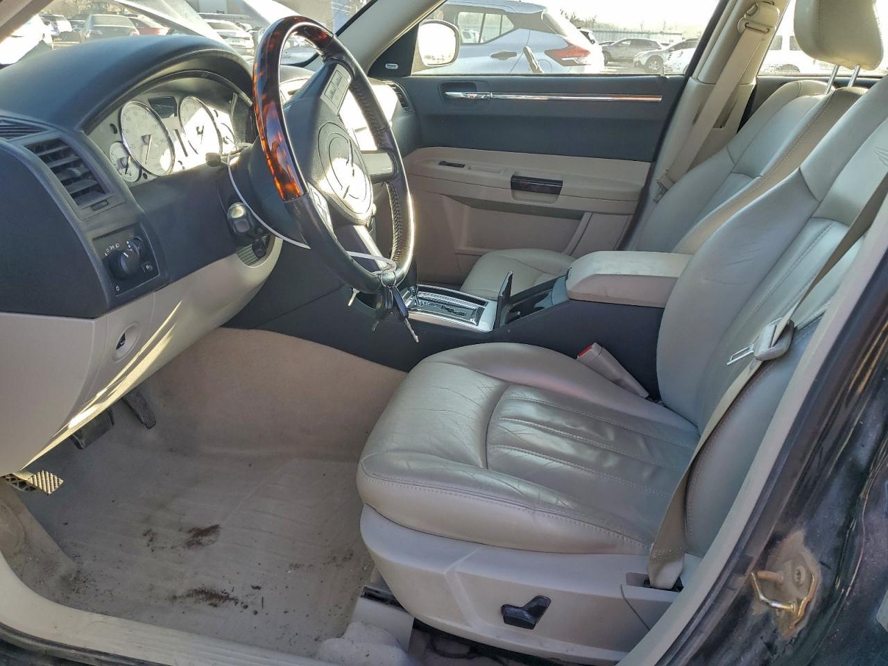 2005 CHRYSLER 300