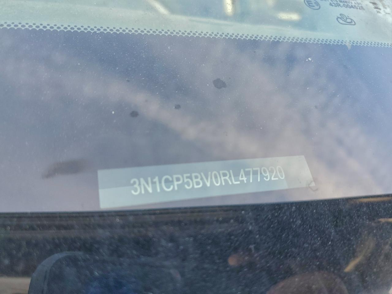 2024 NISSAN KICKS