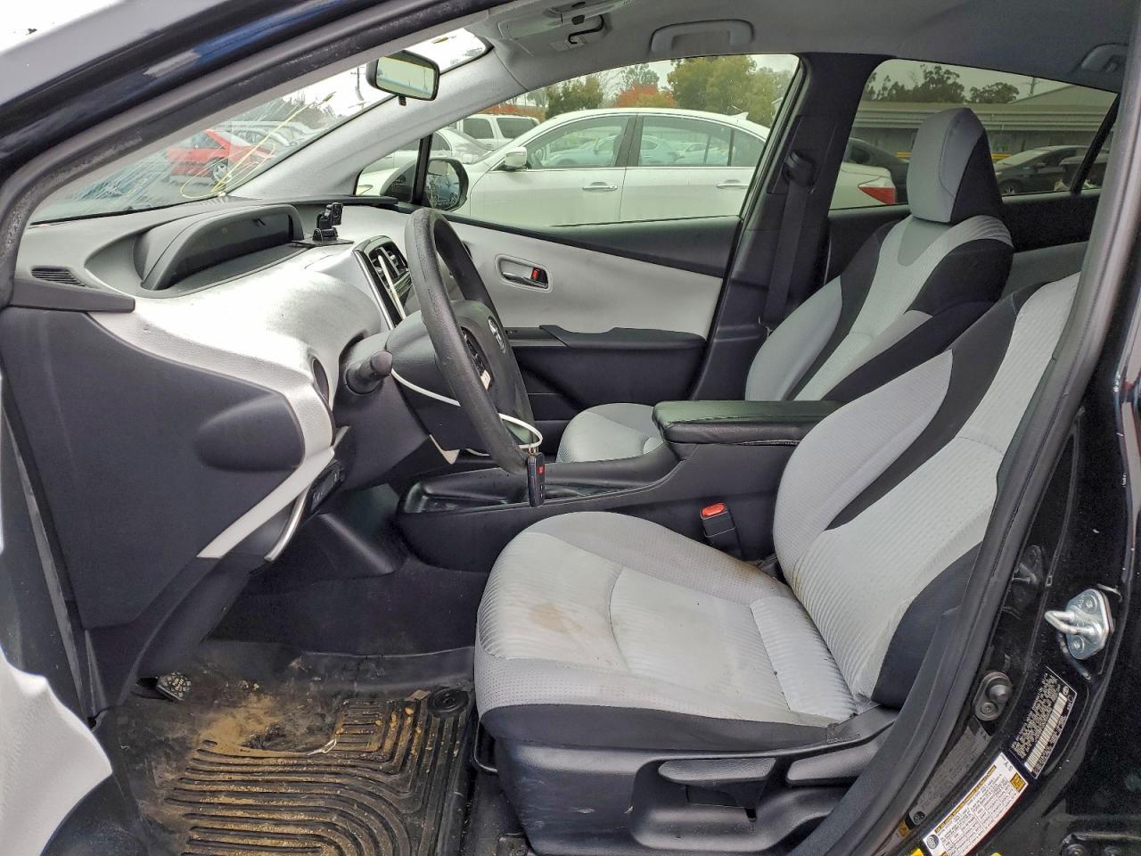 2016 TOYOTA PRIUS