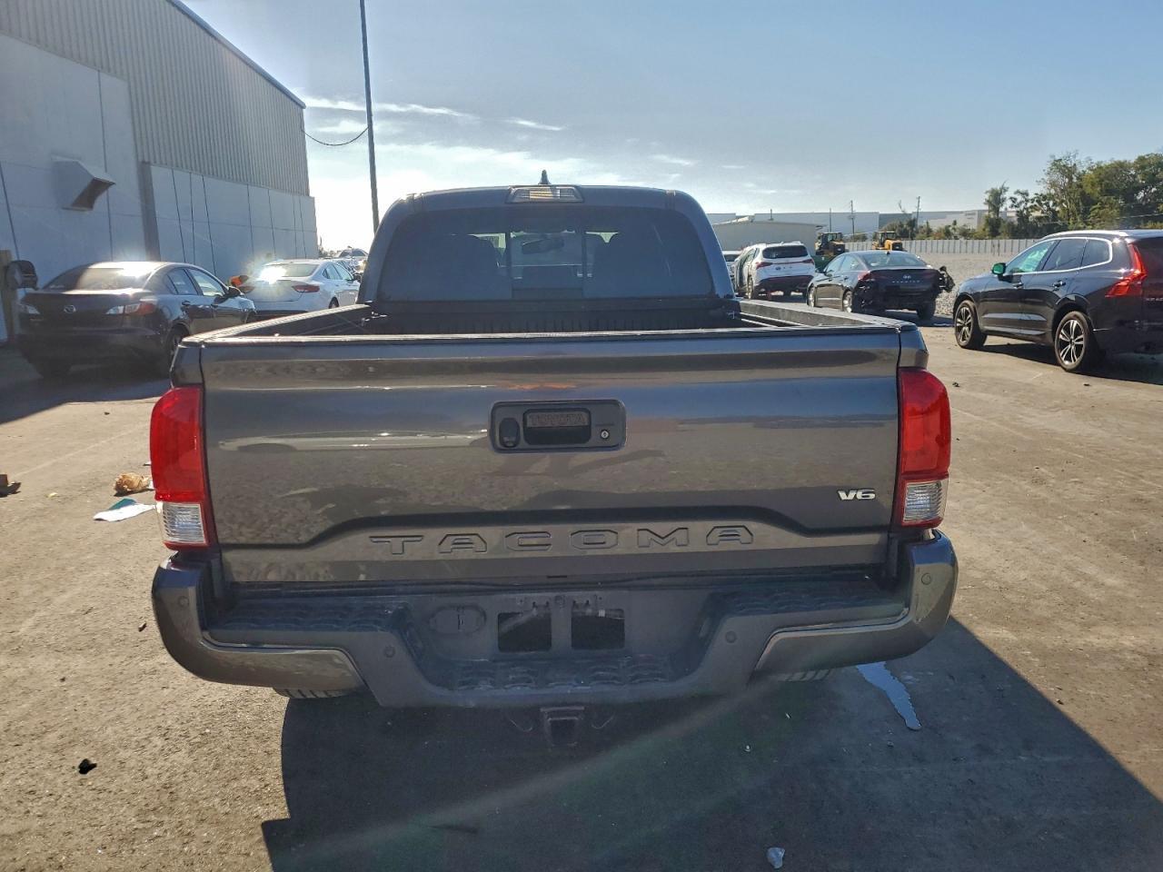 2017 TOYOTA TACOMA