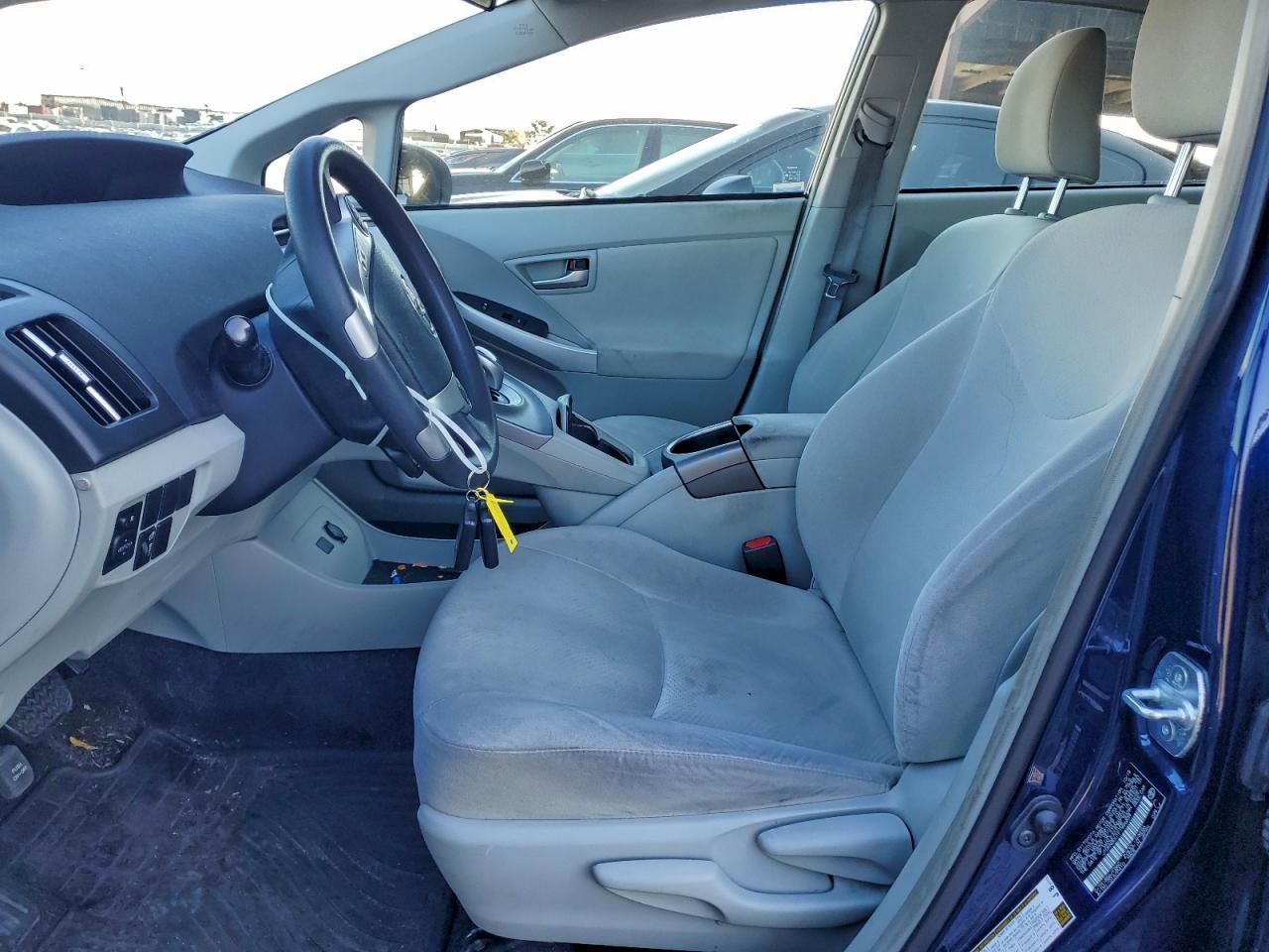 2015 TOYOTA PRIUS