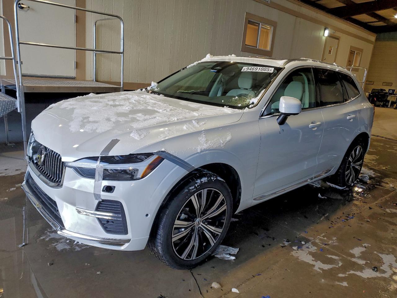 2023 VOLVO XC60
