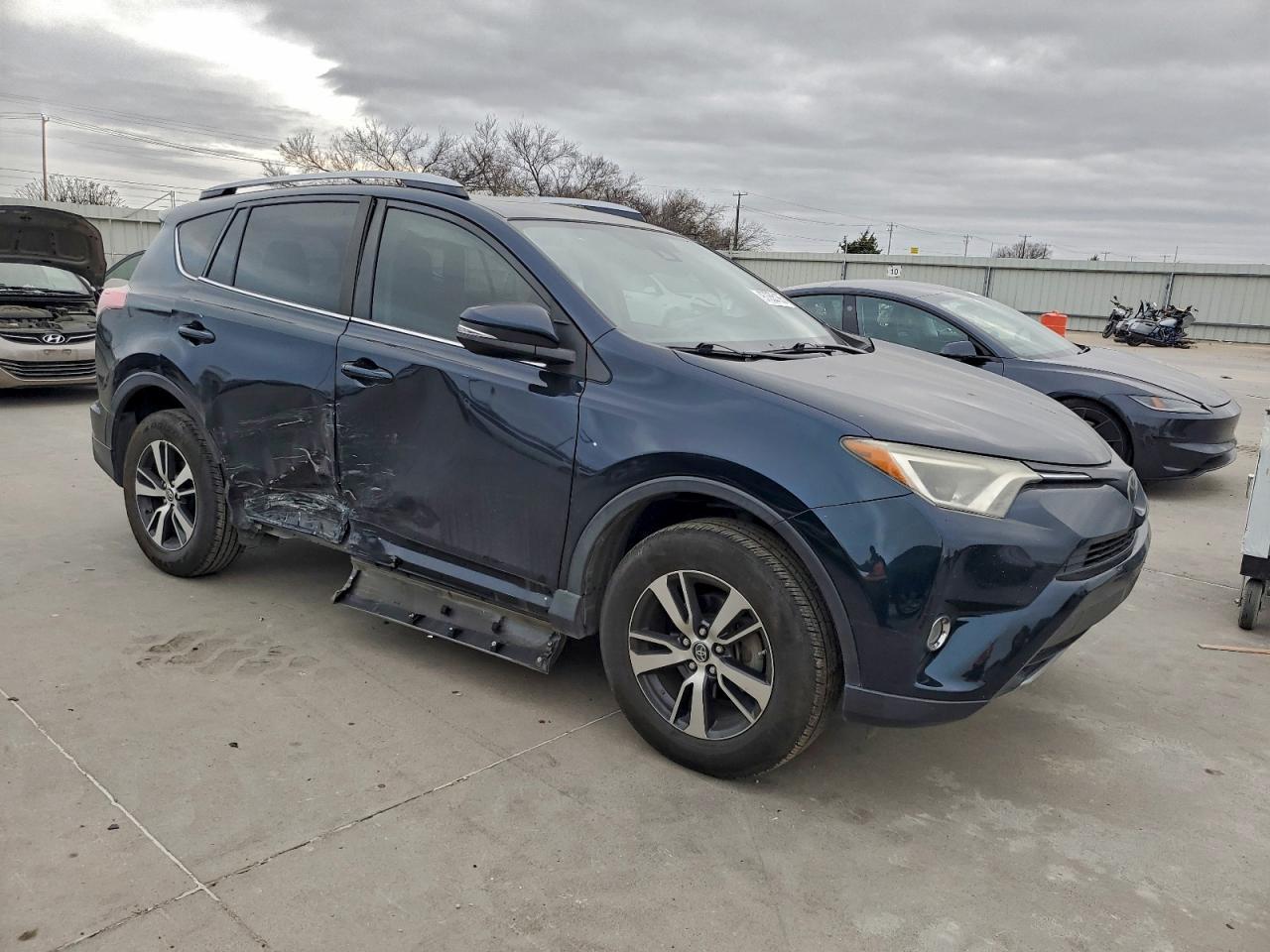 2017 TOYOTA RAV4