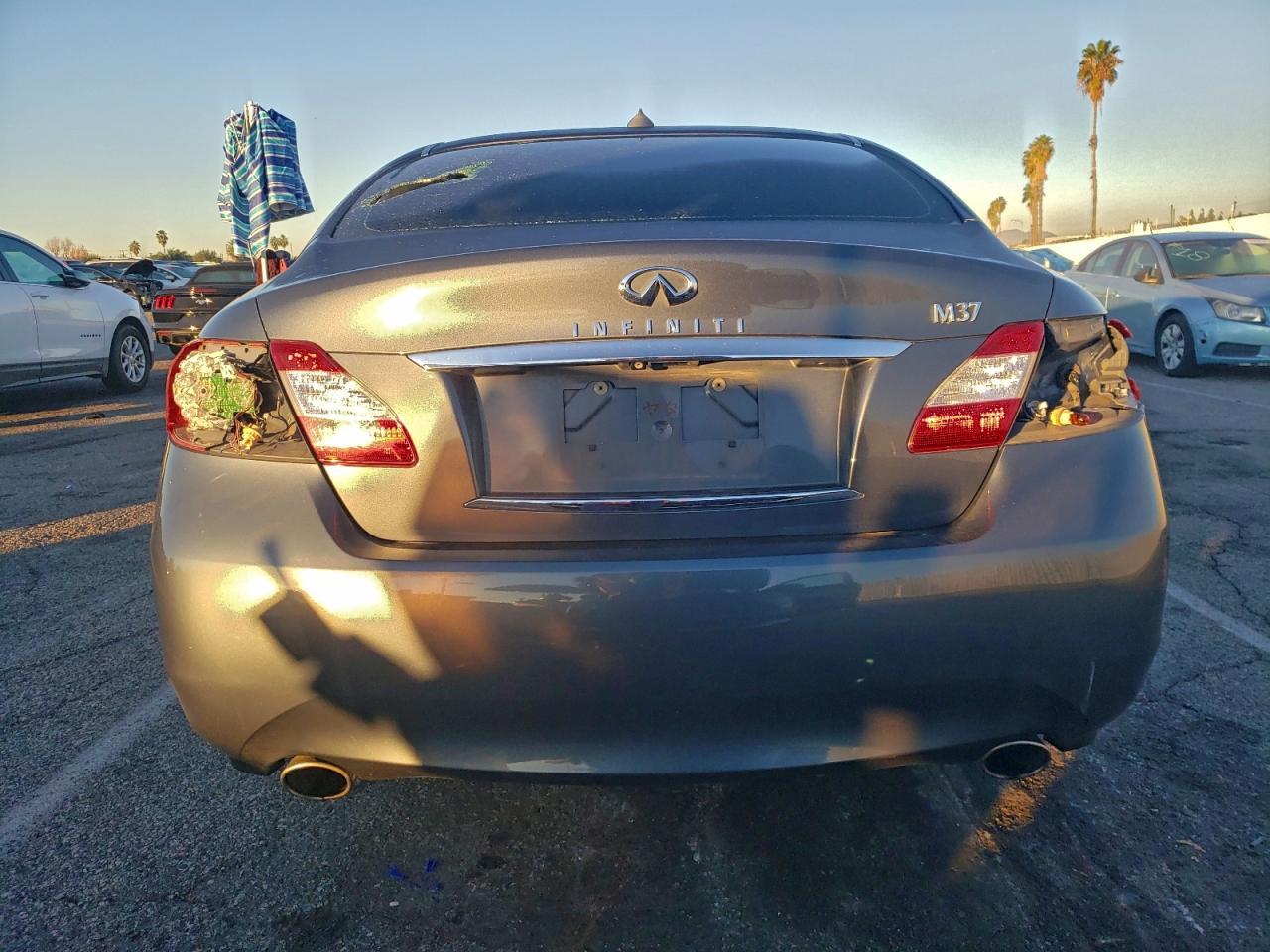 2011 INFINITI M37