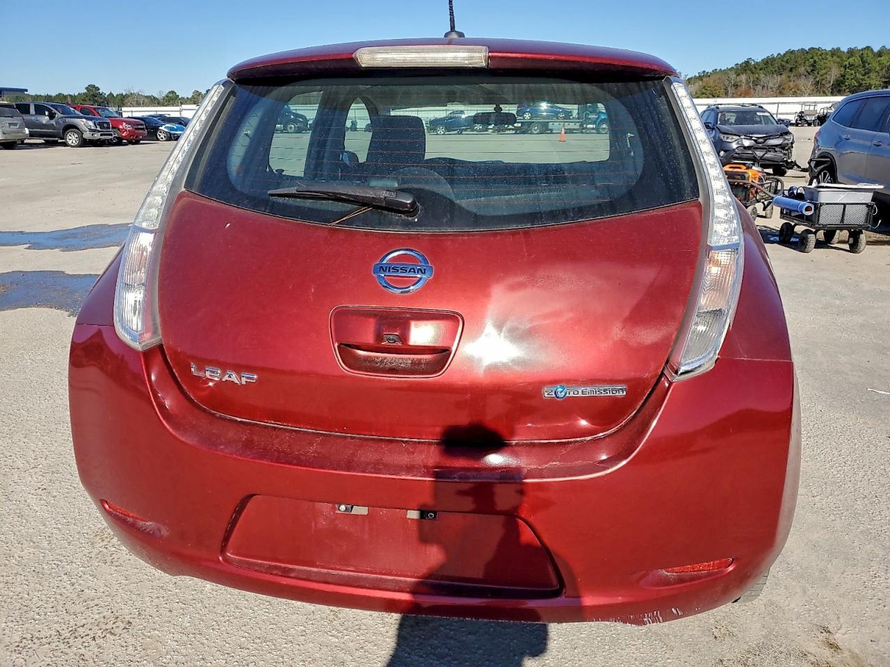 2015 NISSAN LEAF