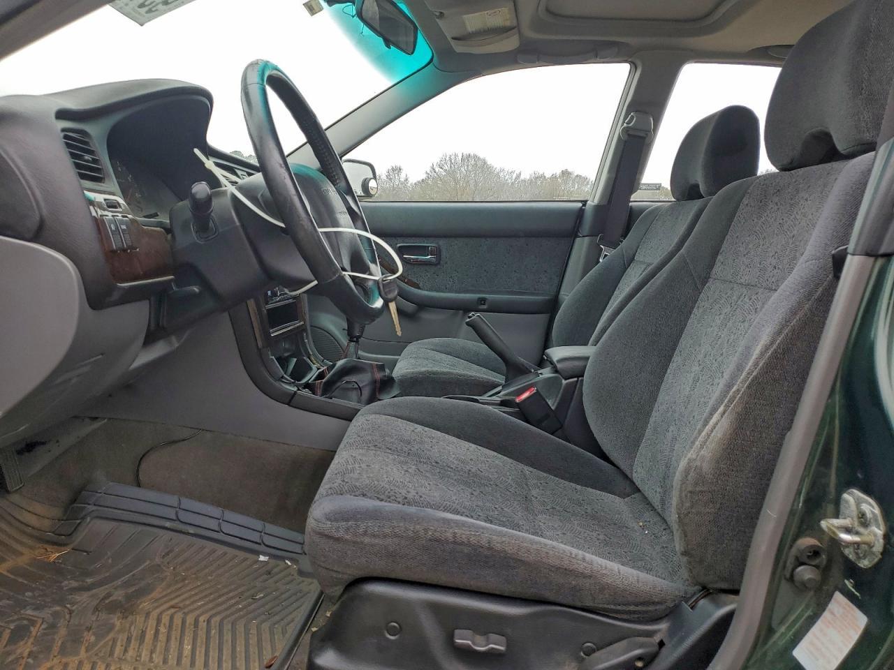 2002 SUBARU Legacy
