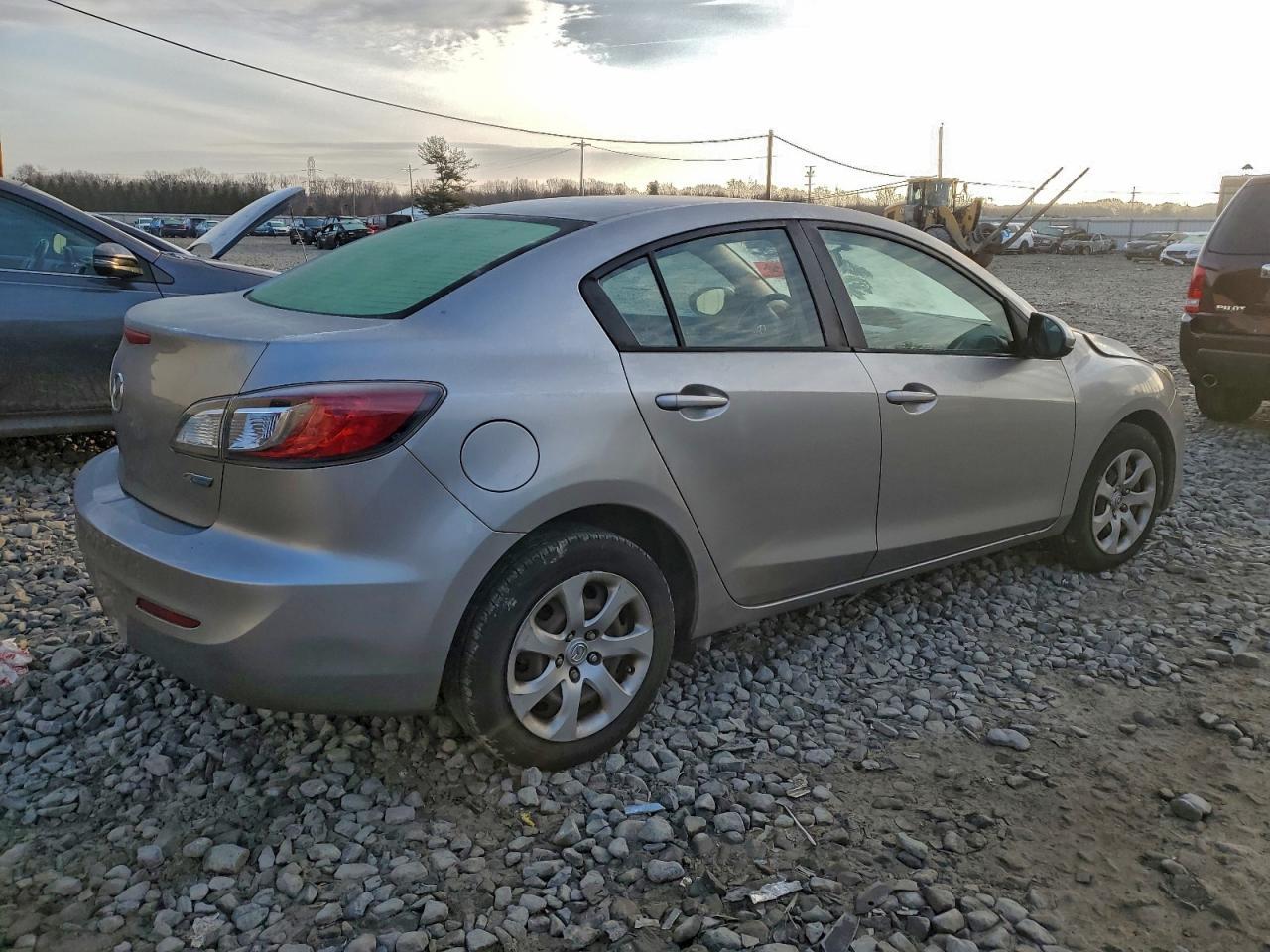 2013 MAZDA 3