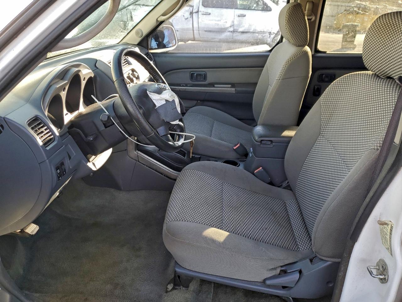 2002 NISSAN Frontier