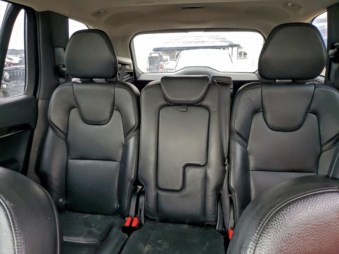 2016 VOLVO XC90