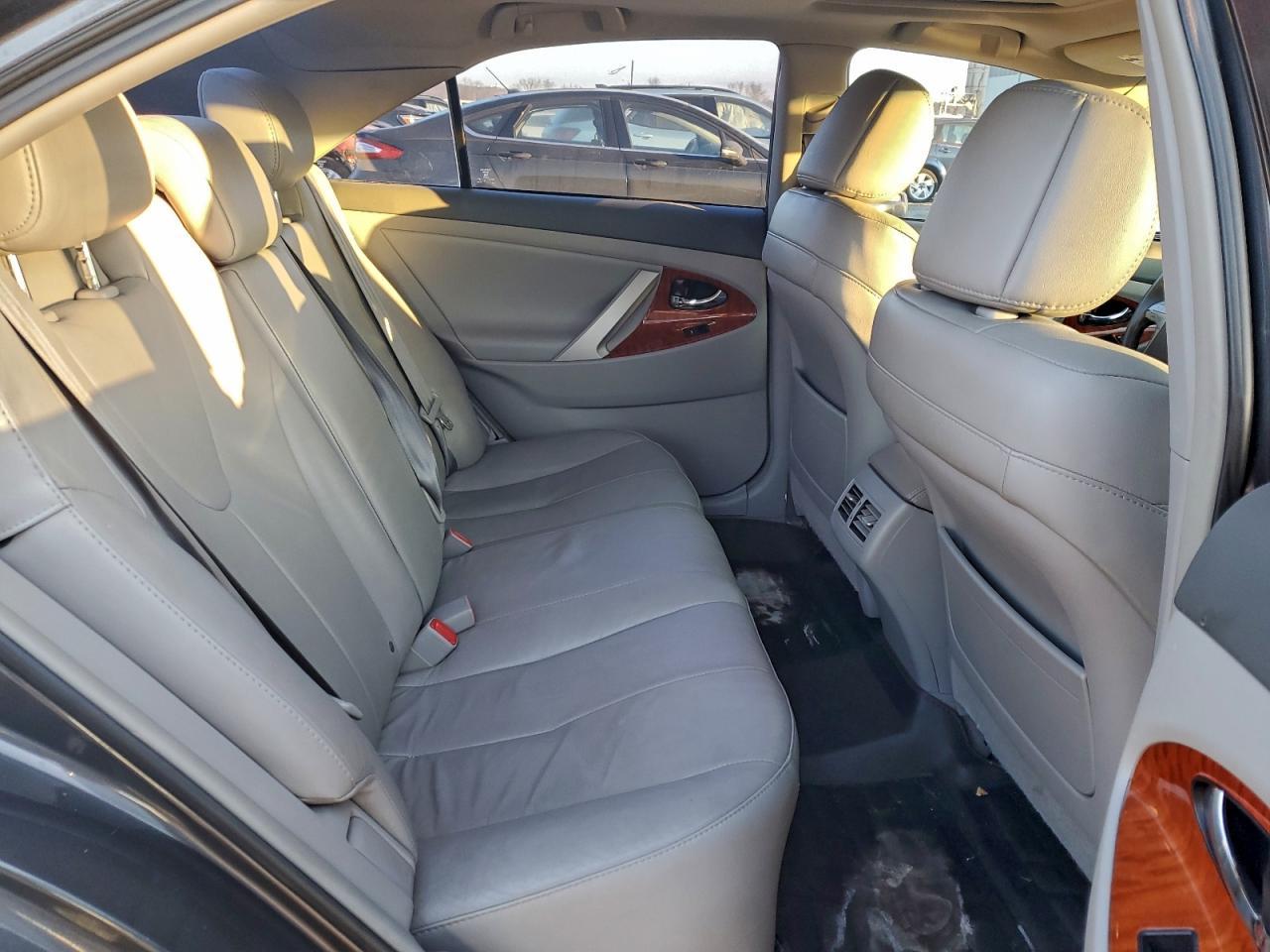 2010 TOYOTA CAMRY