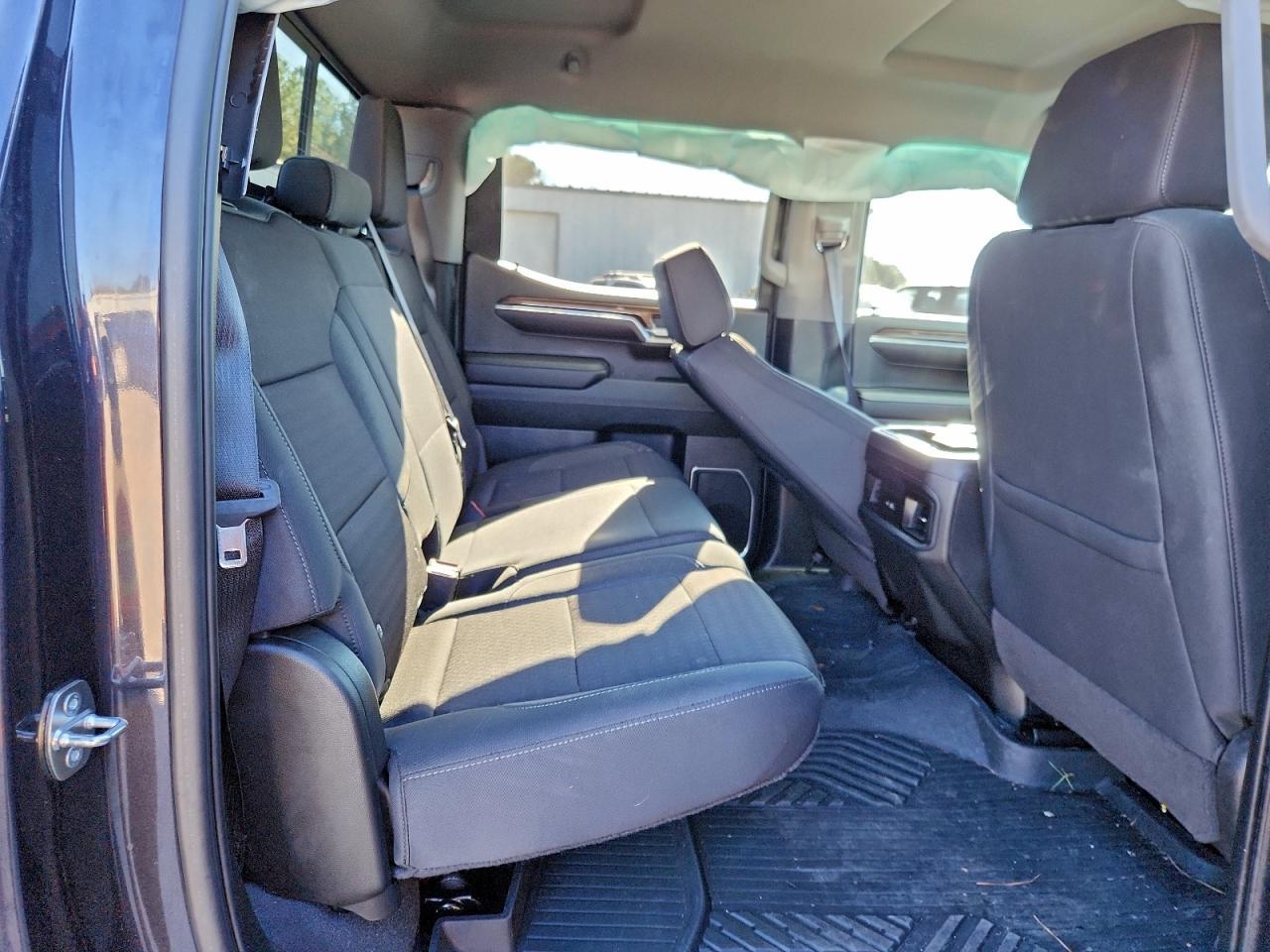 2024 CHEVROLET Silverado