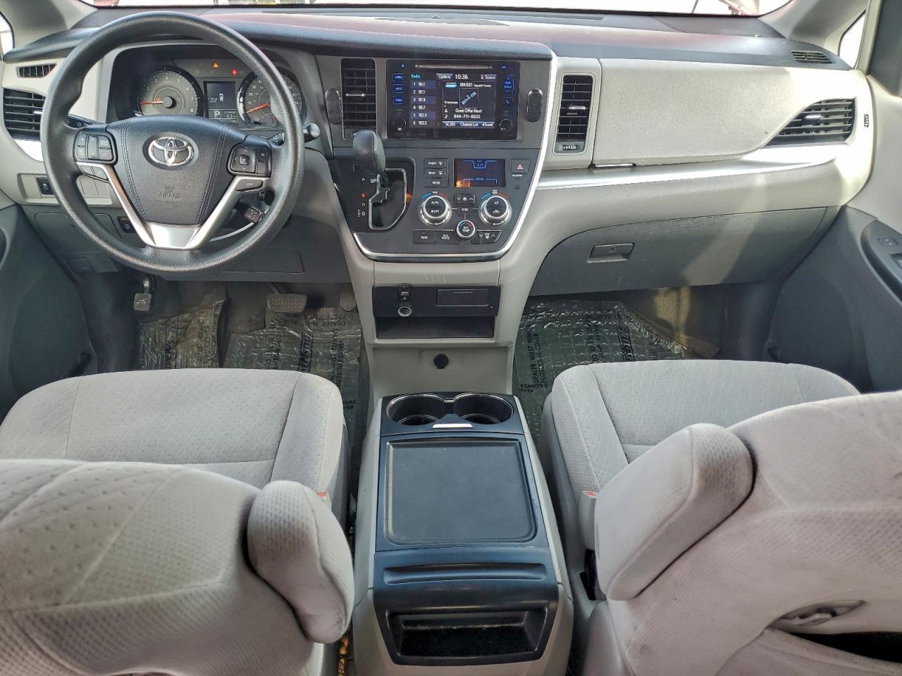 2016 TOYOTA SIENNA