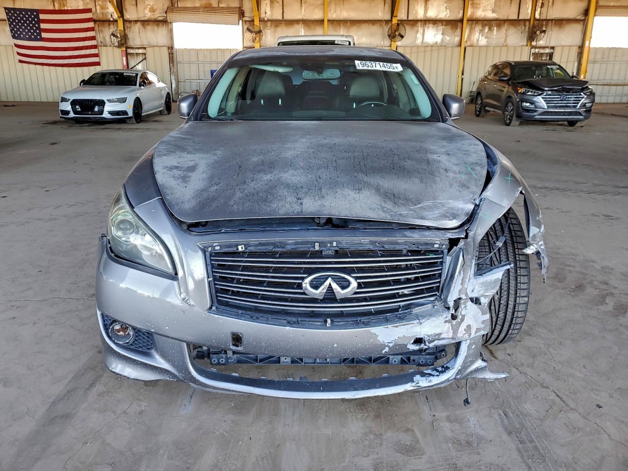 2011 INFINITI M37