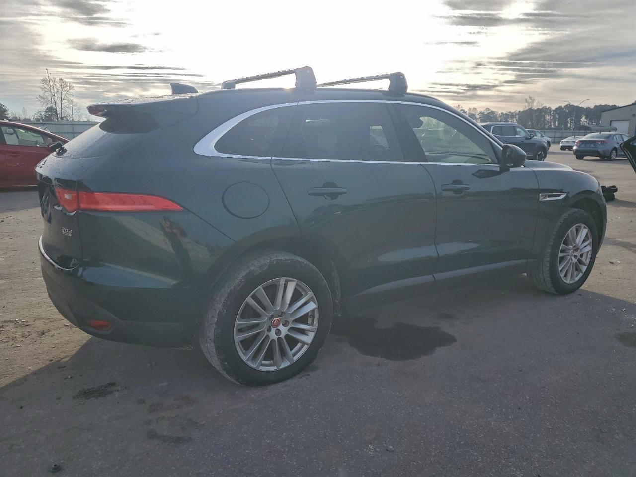 2017 JAGUAR F-Pace