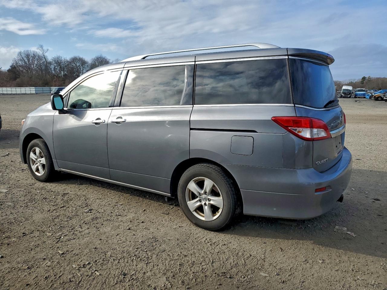 2016 NISSAN Quest