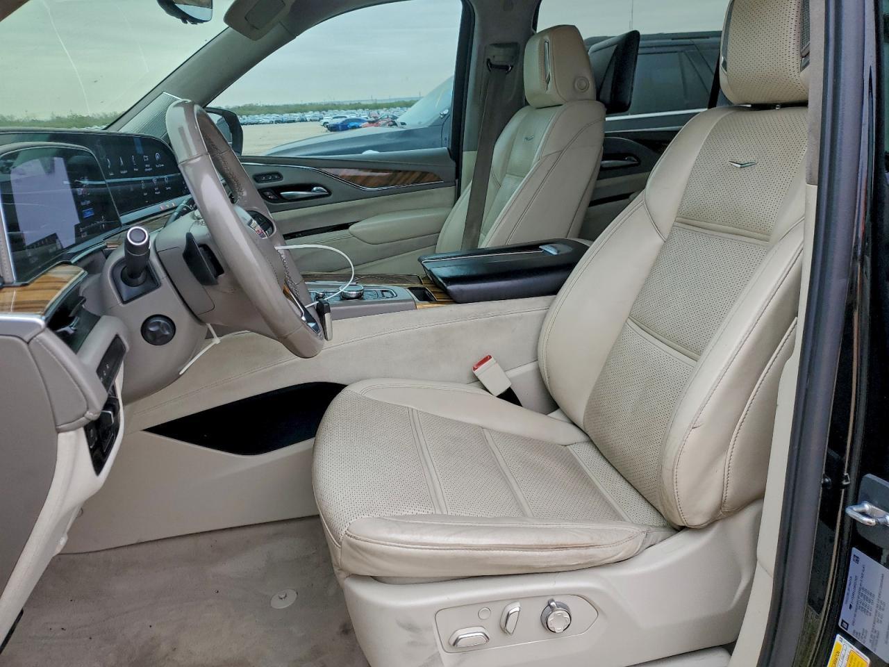 2021 CADILLAC Escalade ESV