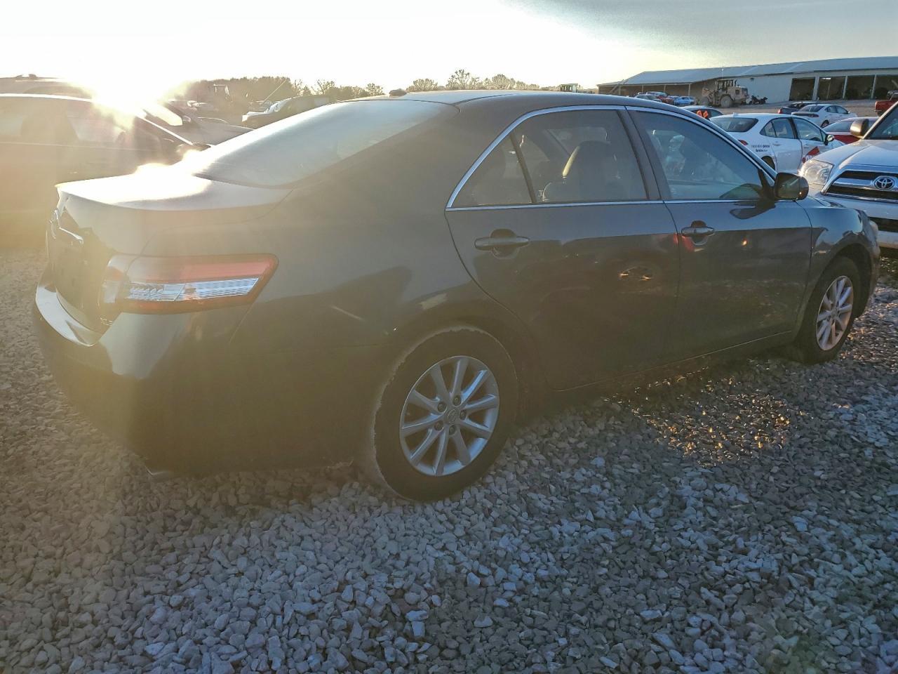 2011 TOYOTA CAMRY