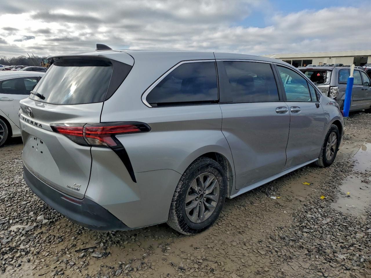 2022 TOYOTA SIENNA