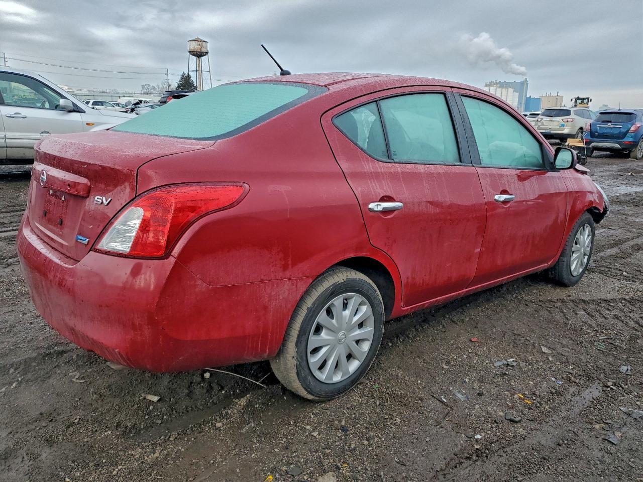 2012 NISSAN VERSA