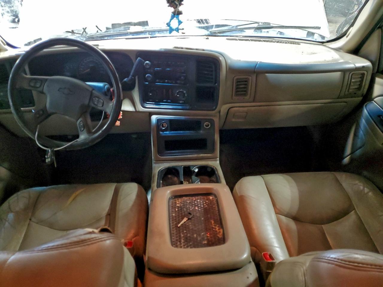 2004 CHEVROLET Suburban