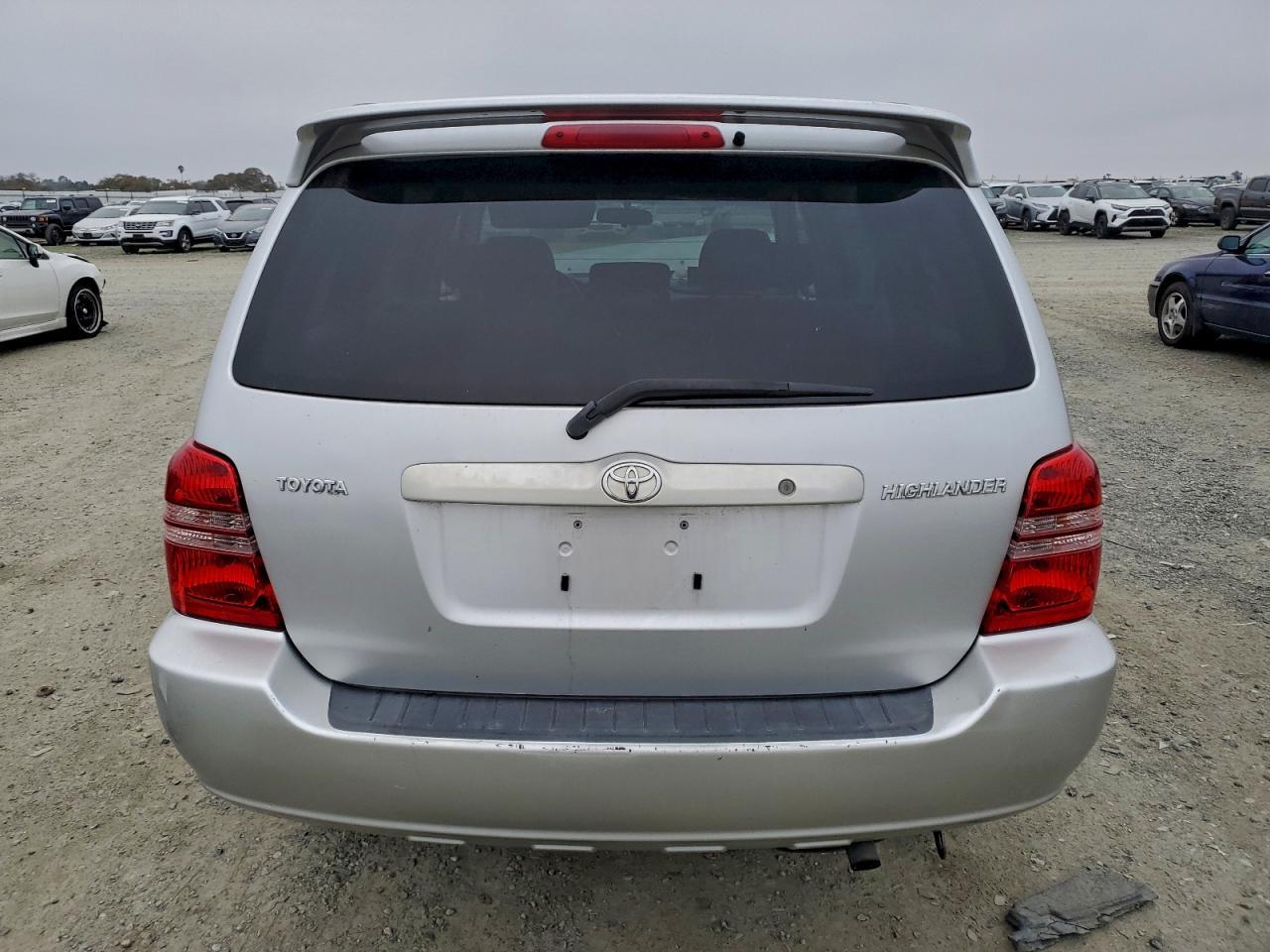 2002 TOYOTA HIGHLANDER